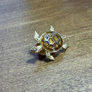 Vintage Trifari Signed Turtle Pin Brooch